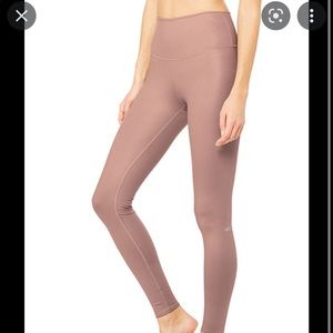 ALO Yoga High-Waist Airlift Leggings in Smokey Quartz